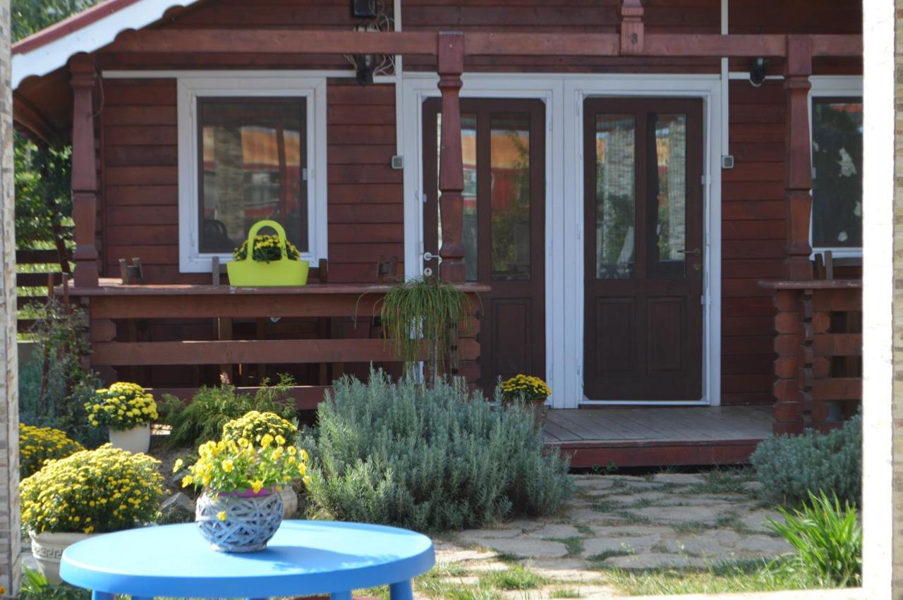 Cabane De Lemn Costinesti Exterior photo