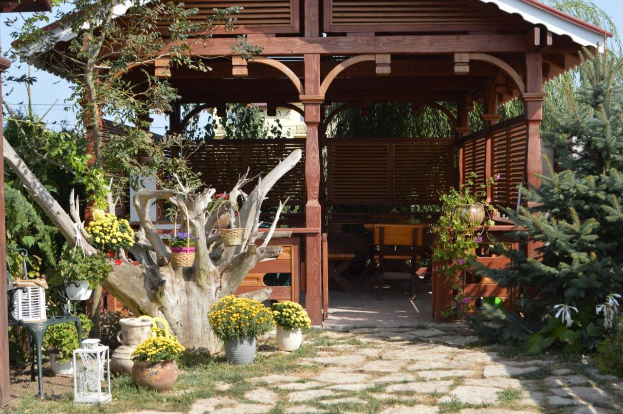 Cabane De Lemn Costinesti Exterior photo