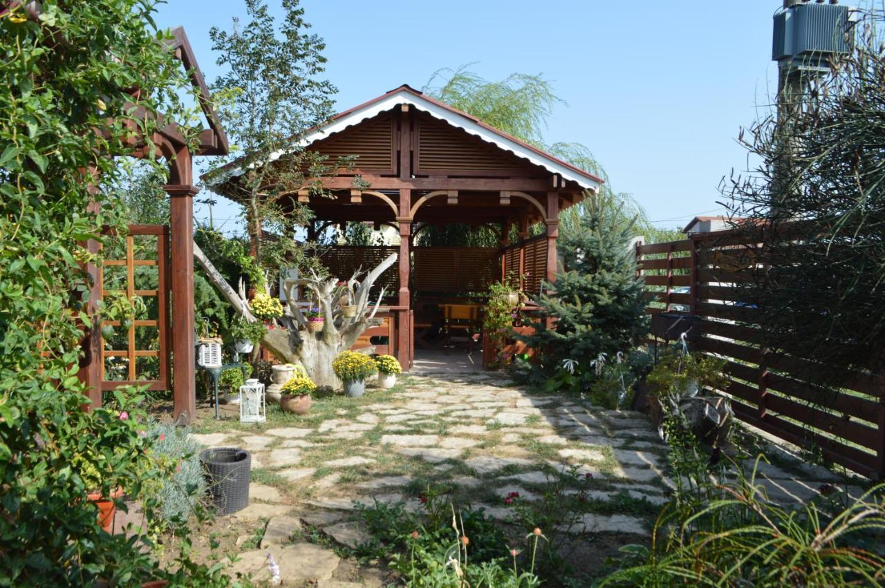 Cabane De Lemn Costinesti Exterior photo